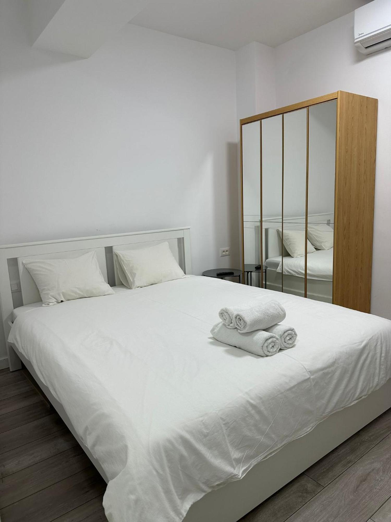 Catedral Apartment บูคาเรสต์ ภายนอก รูปภาพ