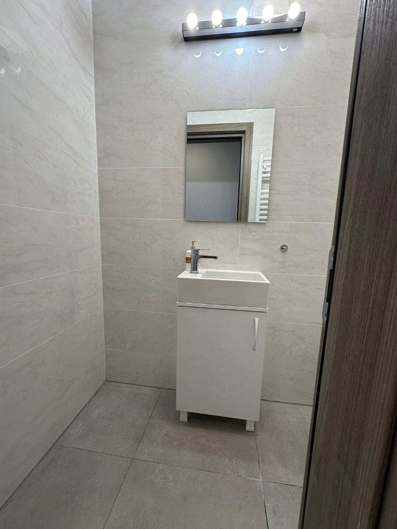 Catedral Apartment บูคาเรสต์ ภายนอก รูปภาพ