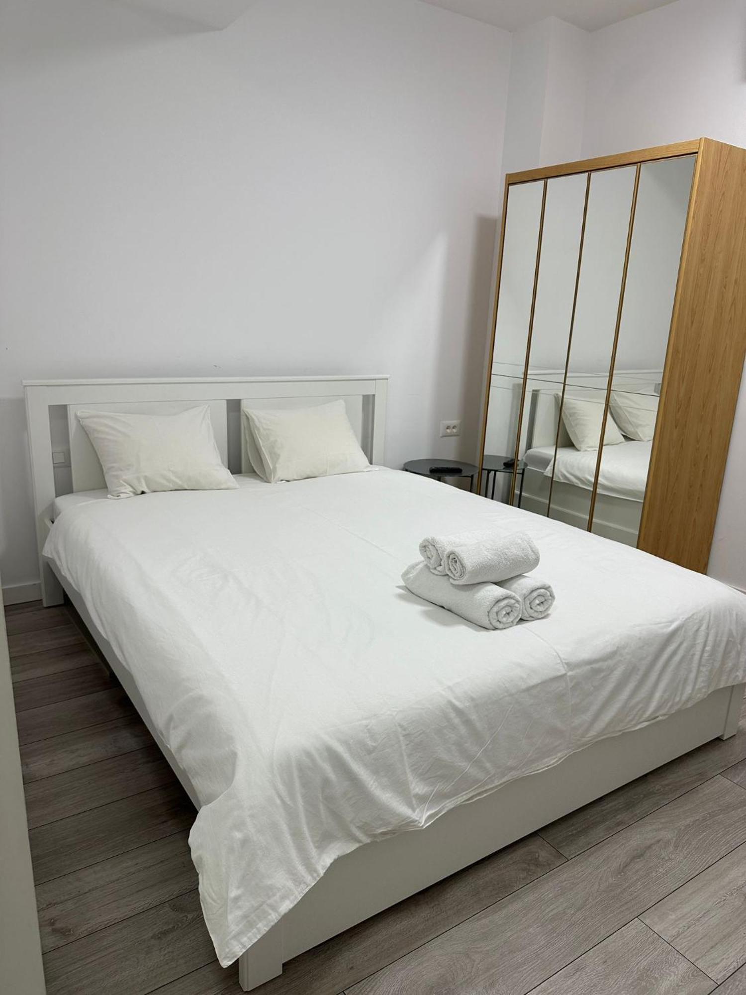 Catedral Apartment บูคาเรสต์ ภายนอก รูปภาพ